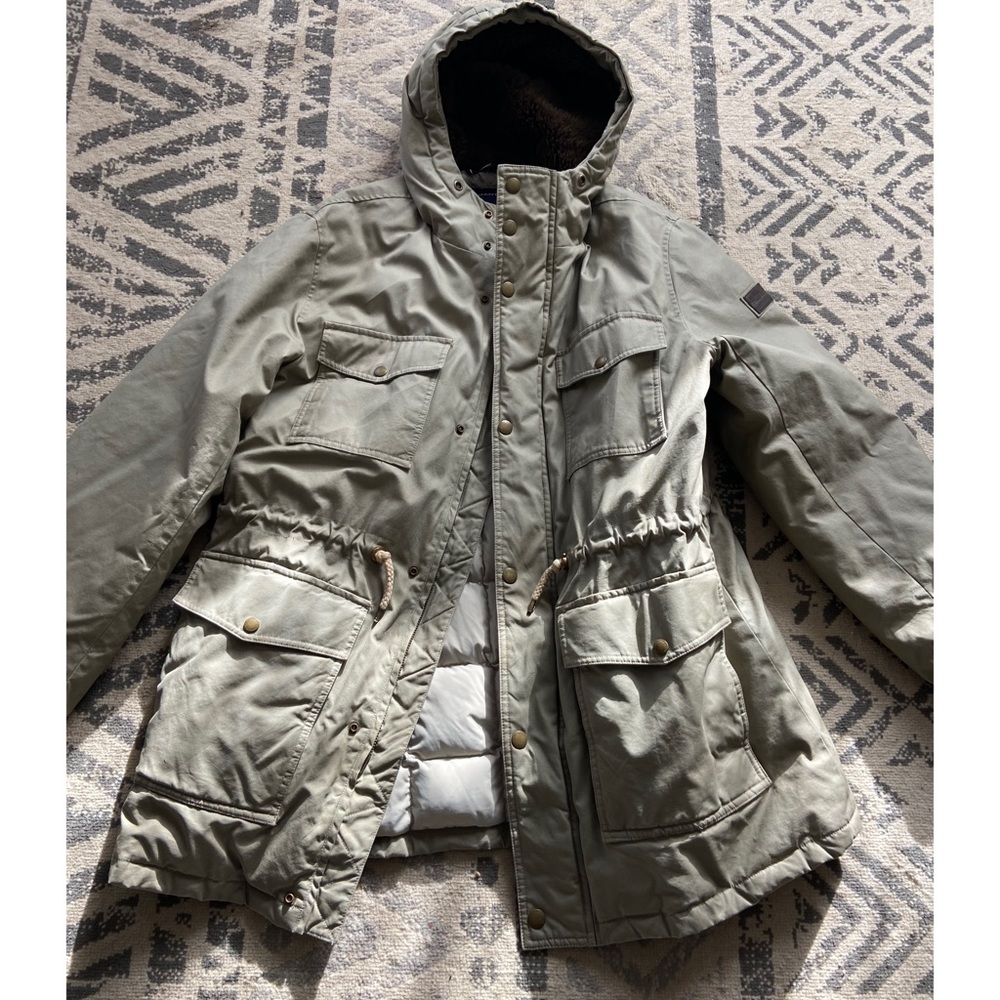 SOLD - GANT White Mountain Parka Jacket / Winter Coat - Men's XL taupe